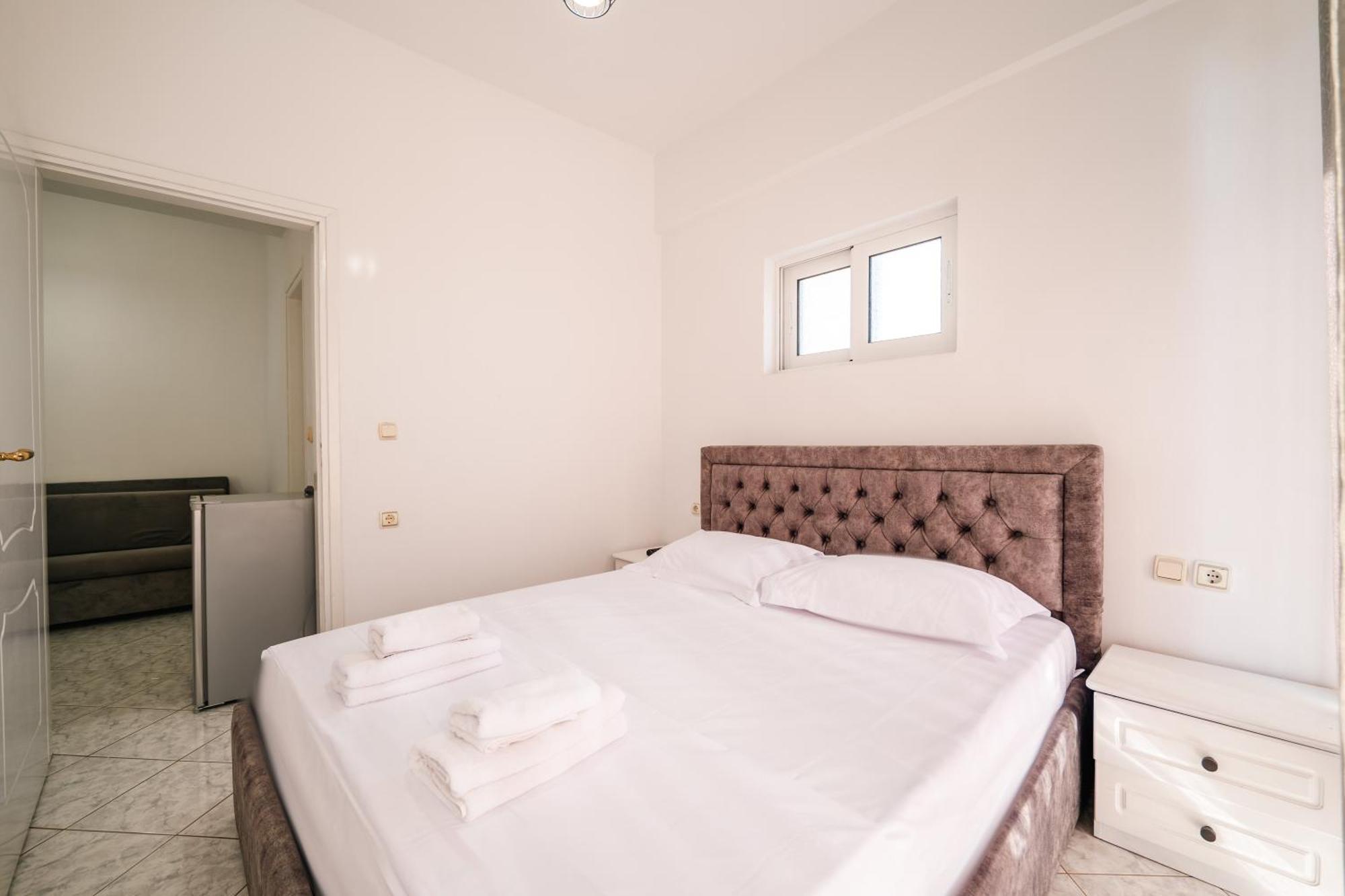 Alnes Hotel Sarandë Exterior foto